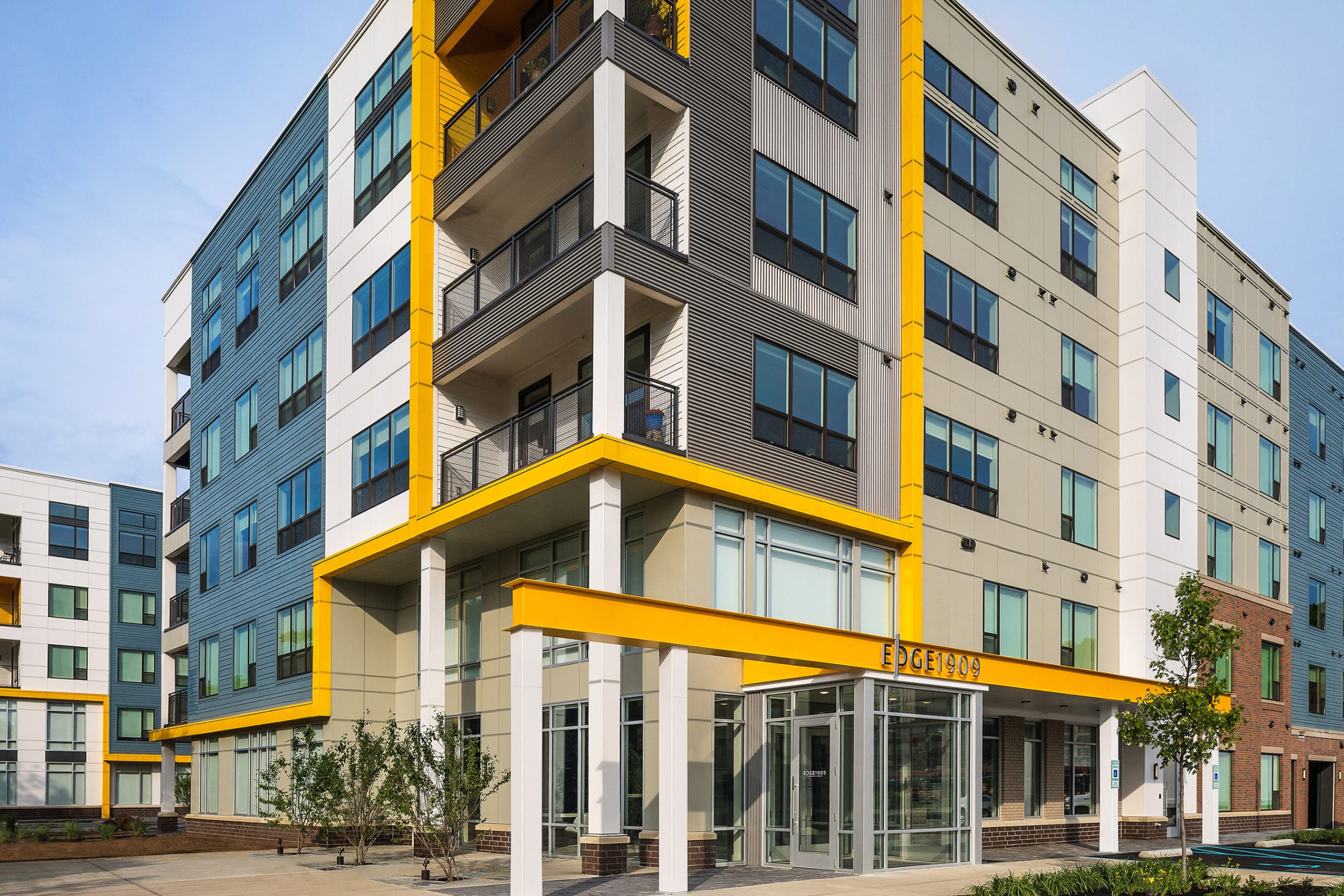 Luxury Properties for sale in Chicago, Illinois - Vintage Luxury Apartment Buildings For Sale